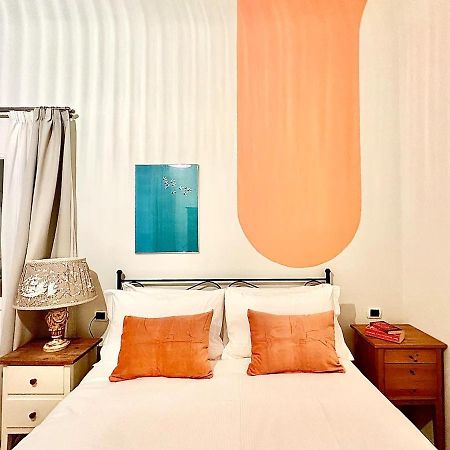 Raffaelli Rooms Travel Florence Close San Frediano Bagian luar foto