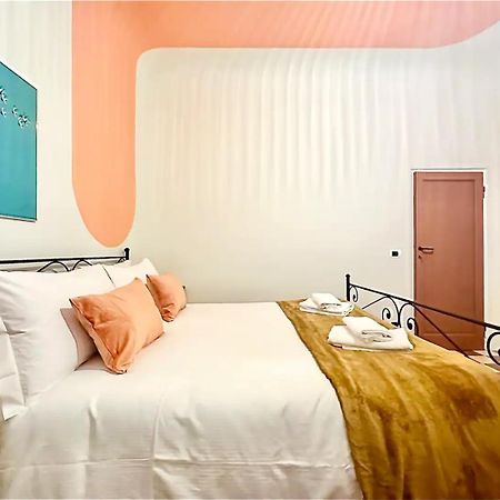 Raffaelli Rooms Travel Florence Close San Frediano Bagian luar foto