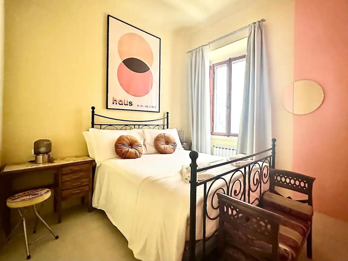 Raffaelli Rooms Travel Florence Close San Frediano Bagian luar foto