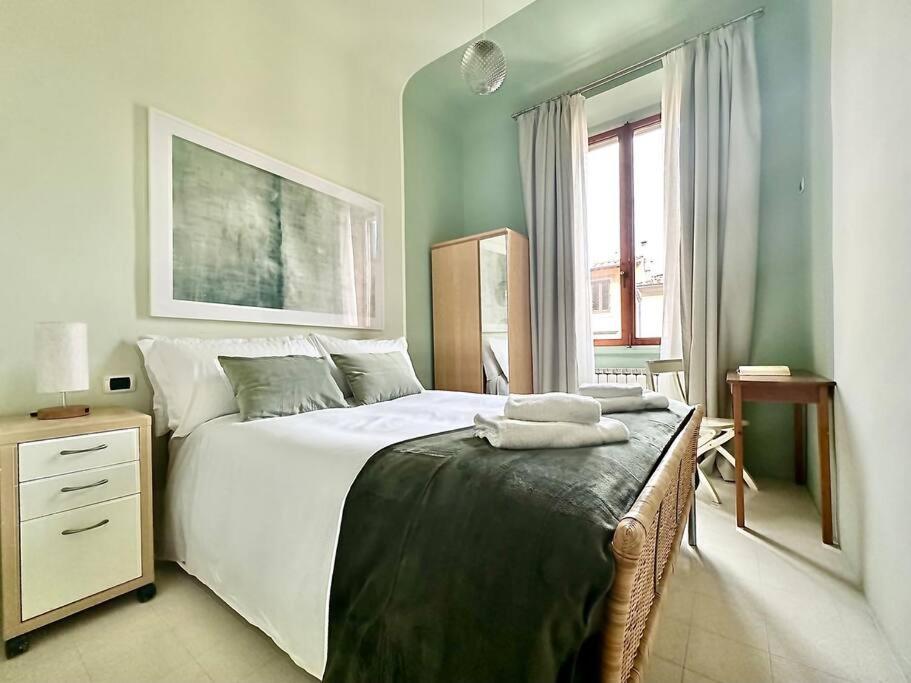 Raffaelli Rooms Travel Florence Close San Frediano Bagian luar foto