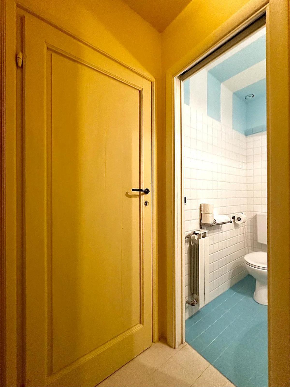 Raffaelli Rooms Travel Florence Close San Frediano Bagian luar foto
