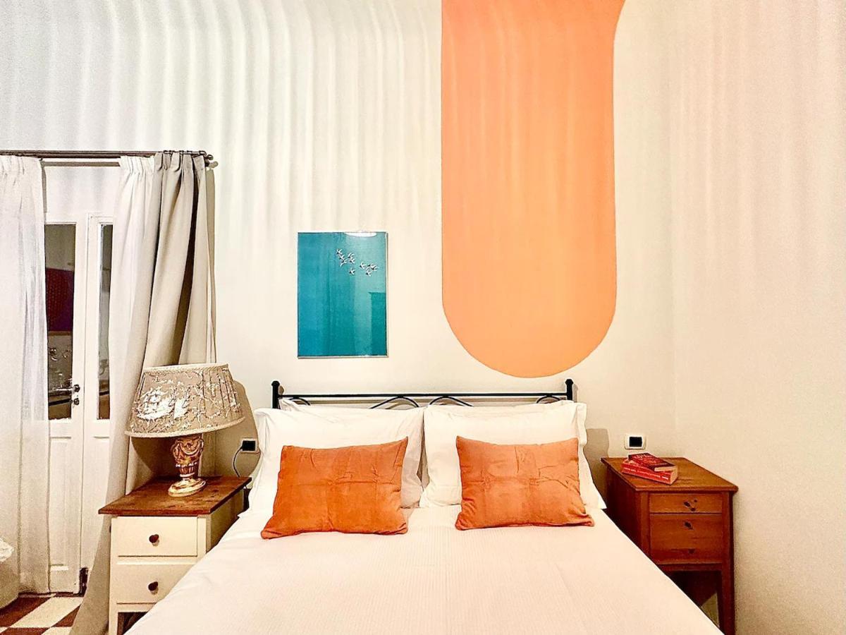 Raffaelli Rooms Travel Florence Close San Frediano Bagian luar foto