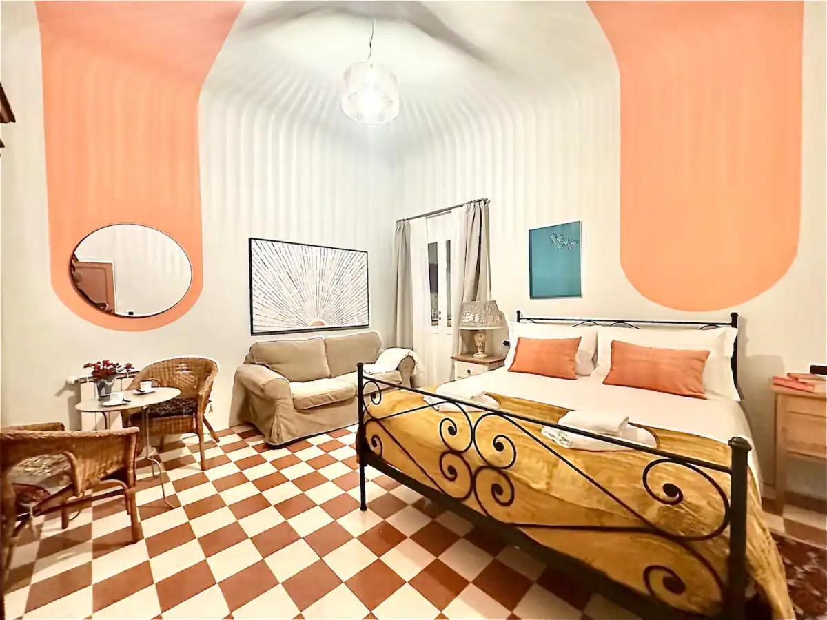 Raffaelli Rooms Travel Florence Close San Frediano Bagian luar foto