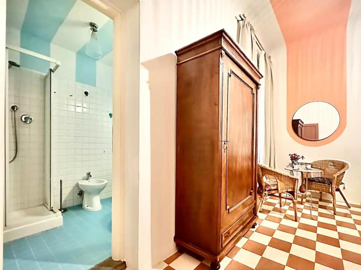 Raffaelli Rooms Travel Florence Close San Frediano Bagian luar foto