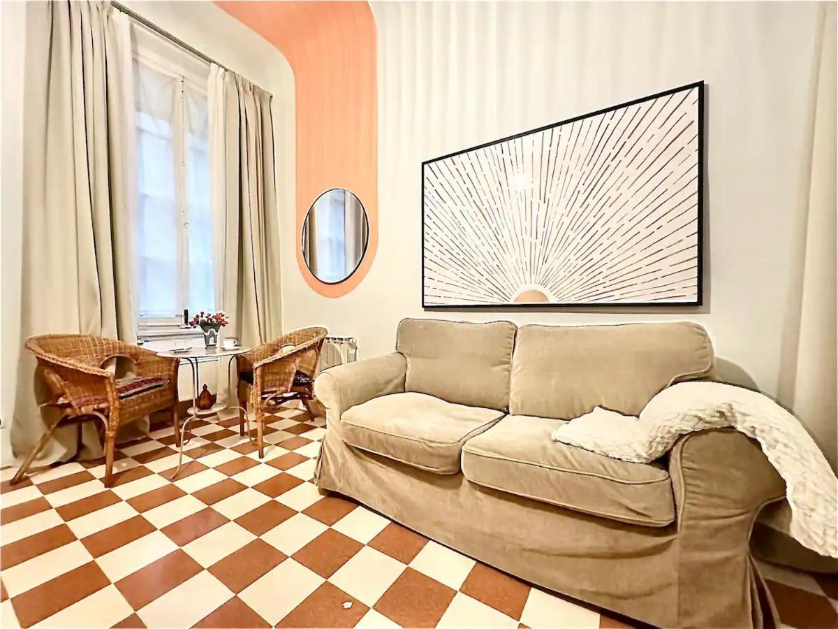 Raffaelli Rooms Travel Florence Close San Frediano Bagian luar foto